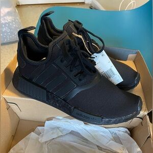 NWT Adidas NMD sneakers, black, men’s size 6.5 (39 1/3)